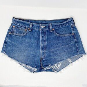 LEVIS | Distressed Denim Cut-Off Shorts